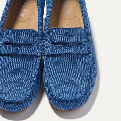 Close up of the toe and vamp of The Daily Driver in Blue Sea.