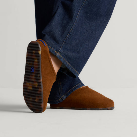 hover | Model wearing The Casual Clog in ReVelvet™ Russet.