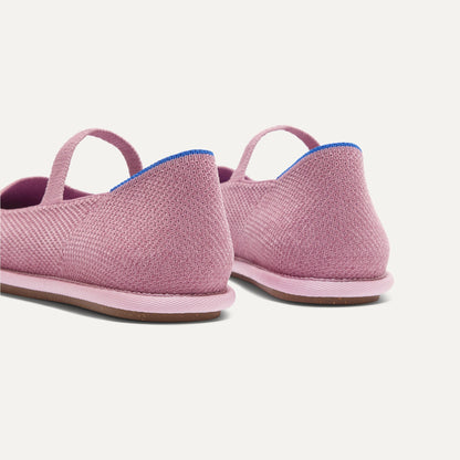 Close up of the heel of The Cruiser Mary Jane in ReVelvet™ Lilac, with Rothy's signature blue halo.
